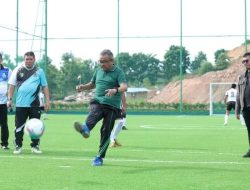 Sekda Batam Jefridin Buka Pertandingan Mini Soccer dalam Rangka HUT ke 53 KORPRI