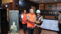 Rugikan Negara Rp. 1,2 Miliar, Penyidik Pidsus Kejati Maluku Tahan 2 (dua) Tersangka Dugaan Korupsi Talud Pengendalian Banjir di Kabupaten Buru