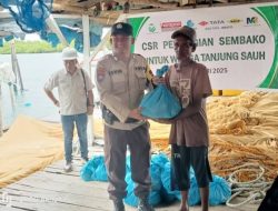 Gelar Bakti Sosial, Polsek Nongsa dan Perusahaan Bagikan Sembako ke Warga Perbatasan Kelurahan Ngenang