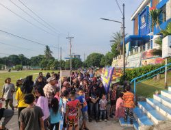 Tebar Berkah Ramadhan, Kantor Imigrasi Kelas II TPI Belakang Padang Berbagi Takjil Kepada Masyarakat