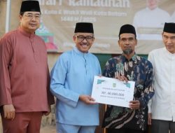Safari Ramadhan Pemko Batam, Sekda Kota Batam Jefridin Serahkan Bantuan 40 Juta untuk Masjid di Kecamatan Sei Beduk