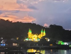 Destinasi Wisata Lebaran : Pesona Masjid Raya Sultan Riau di Pulau Penyengat 