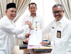 Untuk Bantuan Transport JCH Kota Batam, Pemko Batam Serahkan Dana Hibah Rp 1 Miliar Kepada Kemenag Kota Batam