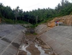 Dianggarkan 24 Miliar, Pembangunan Embung  Air Baku di Desa Nyamuk Dinilai Asal Jadi