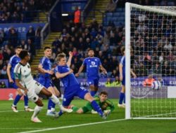 Lesicester vs Newcastle 0-3, The Magpies Tembus 5 Besar