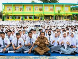 Peserta Didik Baru SMA Tahun Ini Cuma dapat Sepasang Seragam Gratis