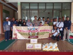 Peringati Hari Buruh Internasional, Polsek Batu Aji Bersama Serikat Pekerja Gelar Bakti Sosial