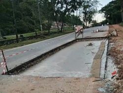 Tak Kunjung Dicor, Jalan Rusak di Sei Temiang Batam yang Sudah Digali Ancam Keselamatan Pengendara