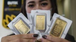 Harga Emas Antam Hari Ini Kembali Anjlok