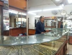Harga emas Antam Hari Ini Anjlok Rp28.000 ke Angka Rp1,895 Juta/Gram