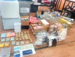 Ditresnarkoba Polda Kepri Gerebek Apartemen Mewah di Kawasan Harbour Bay Batam, Amankan Sabu dan Ribuan Pil Ekstasi serta 1 Tersangka