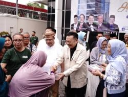 DPN Peradi Sebar 150 Paket Daging Kurban kepada Warga Sekitar Peradi Tower