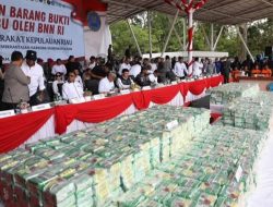 Menko Polkam Budi Gunawan Pimpin Pemusnahan 2 Ton Sabu di Batam