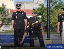 Kanwil Kemenkum Kepri Gelar Upacara Tabur Bunga dan Ziarah Makam Pahlawan Peringati Hari Pengayoman ke-80