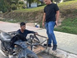 Gasak Besi Reklame di Sei Panas, Aksi Pemulung Viral dan Berujung Dibekuk Polisi