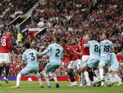 soccer-england-mun-bur-1756565560123_169