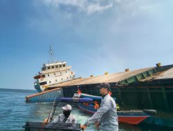 Kapal Bawa Kontainer Tujuan Batam Karam di Perairan Sunda Kelapa