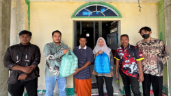 Jum’at Berkah di Masjid Rumah Isya, Pegawai Kantor Imigrasi Belakang Padang Tebar Kepedulian