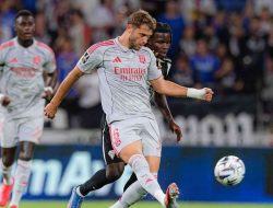 Lyon Tekuk Angers Samai Poin PSG di Puncak