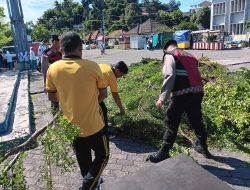 Polsek Belakang Padang Ikut Sukseskan Aksi Clean Up Serentak di Hari World Clean Up Day 2025