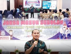 Kejati Kepri Sosialisasikan Bahaya Napza, Bullying dan Cerdas Bermedia Sosial di MTsN 1 Batam