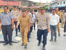 HUT ke-80 TNI, Upika Kecamatan Belakang Padang Tunjukkan Kebersamaan Lewat Kejutan Kue Ulang Tahun
