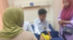 Terjadi Lagi, 11 Siswa SMPN 4 Satu Atap Tebing di Karimun Dilarikan ke RS Usai Santap Makanan Bergizi Gratis