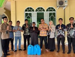 Jum’at Berkah, Pegawai Imigrasi Belakang Padang Berbagi di Masjid An Nahar