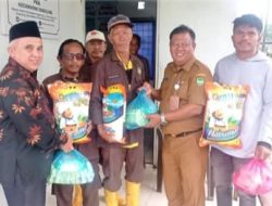Peduli Satgas Kebersihan, BAZNAS Batam Salurkan 63 Paket Sembako di Sagulung