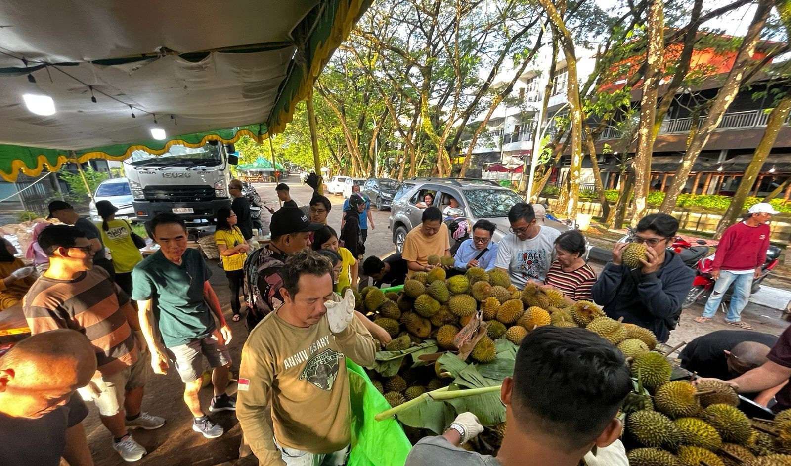 Sebuah Peredaran Gelap: 10 Ton Durian Ilegal Malaysia Masuk Lewat Batam Setiap Hari