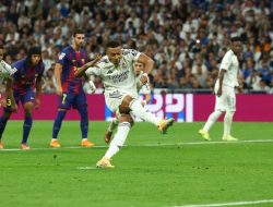 Real Madrid Tundukkan Barcelona 2-1 di Bernabeu