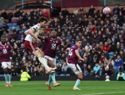 Taklukkan Burnley 2-0, Arsenal Kokoh di Puncak Klasemen