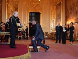 Beckham Mendapat Gelar “Kesatria” dari Raja Charles