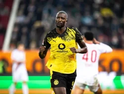 Dortmund Tundukkan Augsburg 1-0, Naik ke Posisi Dua Klasemen