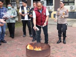 Tersangka Tak Dihadirkan, Kombes Suyono Pimpin Pemusnahan Narkoba Perdana di Polda Kepri