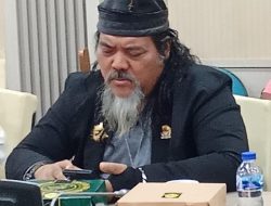 RDP Raperda LAM Batam, Panglima Adat Gagak Hitam Udin Pelor Dorong Penguatan Kearifan Lokal