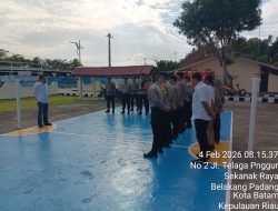 Pimpin Apel Pagi Personel, IPTU Ganda Turnip Tekankan Disiplin dan Atensi Pimpinan di Polsek Belakang Padang