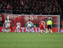 Santiago-Castro-goal-Brann-Bologna-768x512