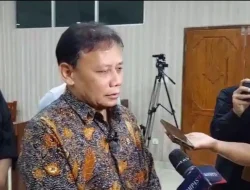 Ketua-Bidang-Pengawasan-Hakim-dan-Investigasi-KY-Abhan-di-gedung-Pengadilan-Negeri-Batam