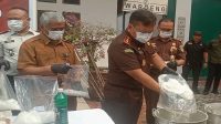 6a979d461d4d2-pemusnahan-barang-bukti-narkotika-dan-hp-hasil-tindak-pidana-di-kantor-kejari-karimun_1265_711